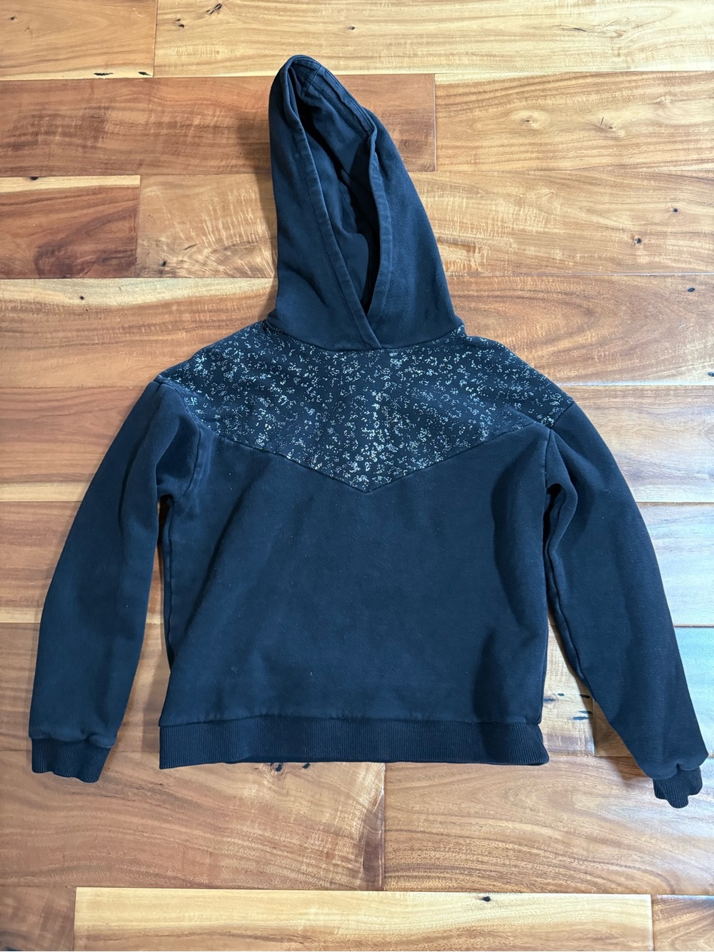 ZYIA Black Girls Hoodie Sweatshirt with Printed Chevron Yoke